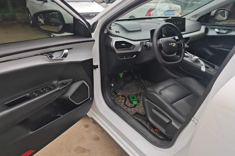 Used Geometry A 2024 410KM Travel Edition Driver Seat