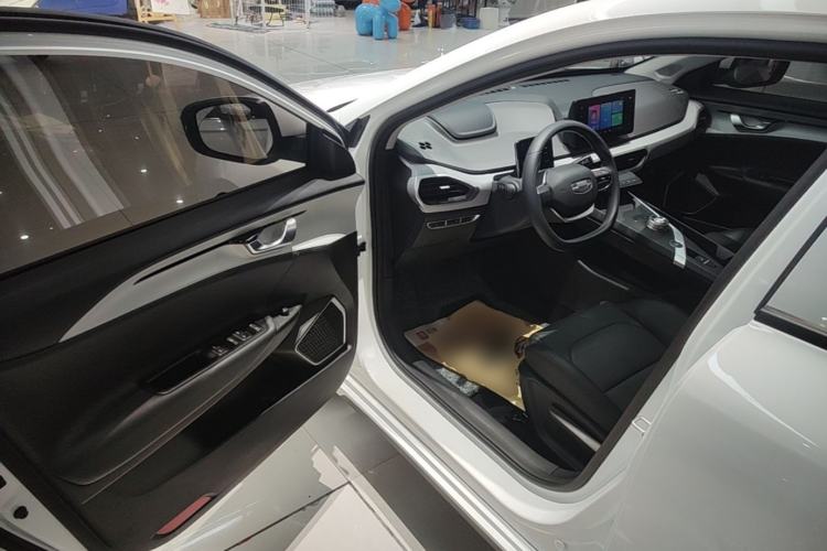 Used Geometry A 2024 410KM Travel Edition Driver Seat