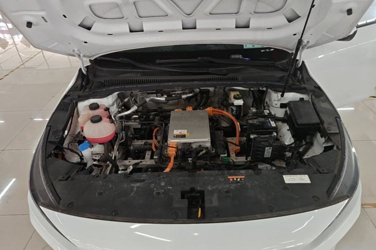 Used Geometry A 2024 410KM Travel Edition Engine Bay
