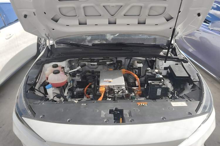 Used Geometry A 2024 410KM Travel Edition Engine Bay