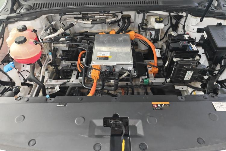 Used Geometry A 2024 410KM Travel Edition Engine Bay