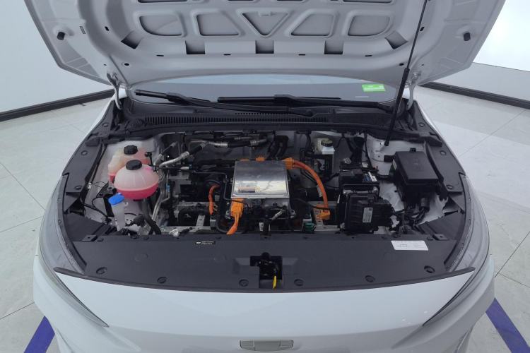 Used Geometry A 2024 410KM Travel Edition Engine Bay