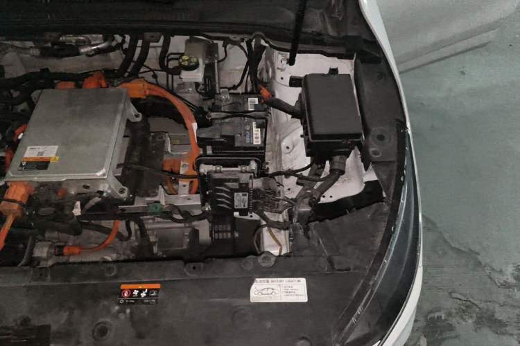 Used Geometry A 2024 410KM Travel Edition Engine Bay Left