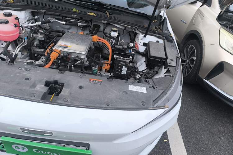 Used Geometry A 2024 410KM Travel Edition Engine Bay Left