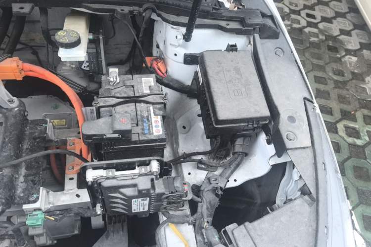 Used Geometry A 2024 410KM Travel Edition Engine Bay Left