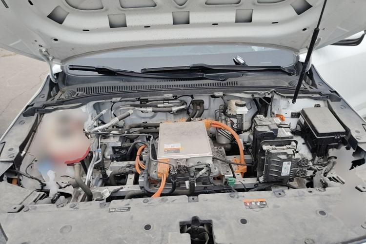 Used Geometry A 2024 410KM Travel Edition Engine Bay