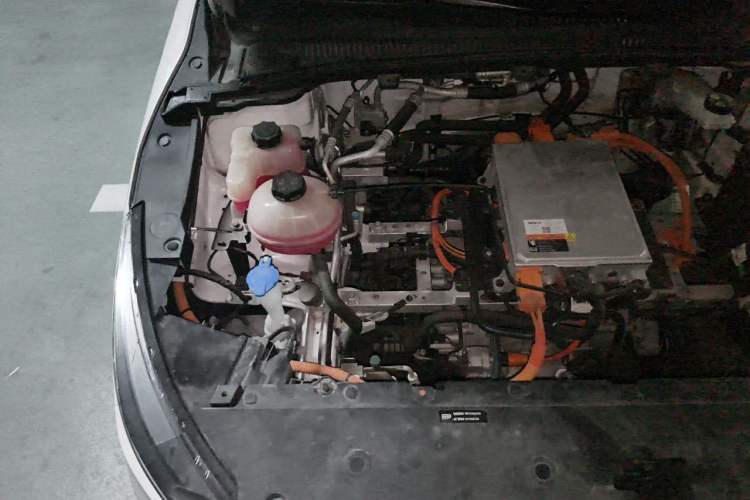 Used Geometry A 2024 410KM Travel Edition Engine Bay Right