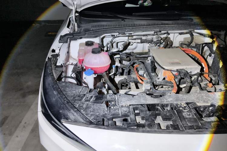 Used Geometry A 2024 500KM Travel Edition Engine Bay Right