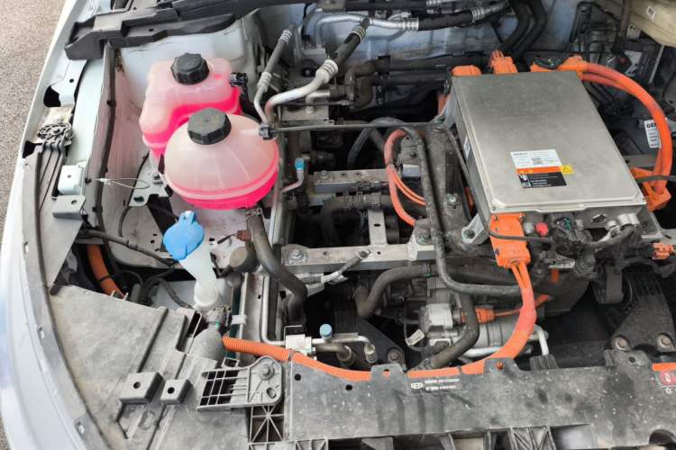 Used Geometry A 2024 500KM Travel Edition Engine Bay Right