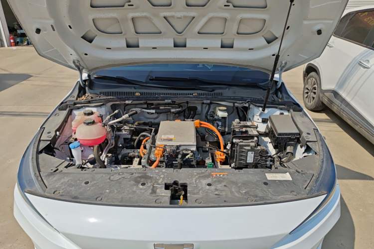 Used Geometry A 2024 410KM Travel Edition Engine Bay