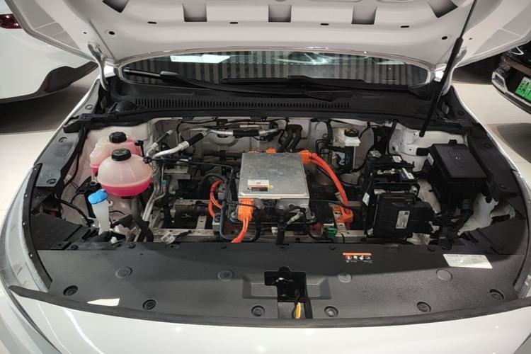 Used Geometry A 2024 410KM Travel Edition Engine Bay