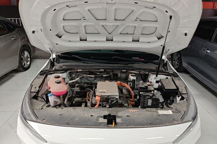 Used Geometry A 2024 410KM Travel Edition Engine Bay