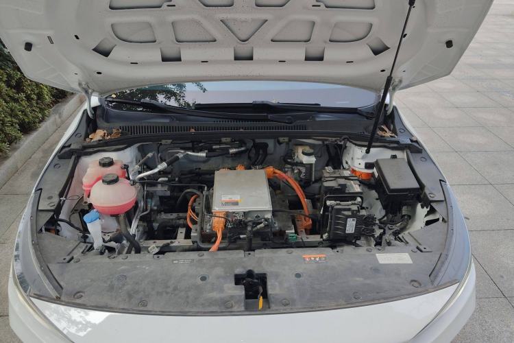 Used Geometry A 2024 410KM Travel Edition Engine Bay
