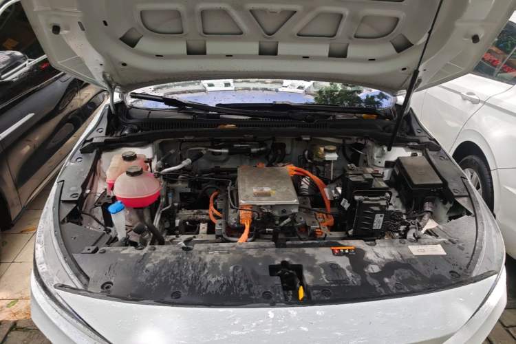 Used Geometry A 2024 410KM Travel Edition Engine Bay