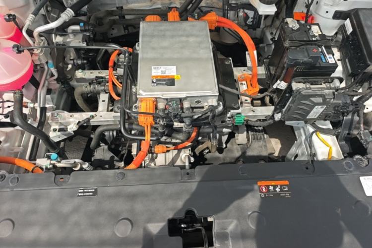 Used Geometry A 2024 410KM Travel Edition Engine Bay