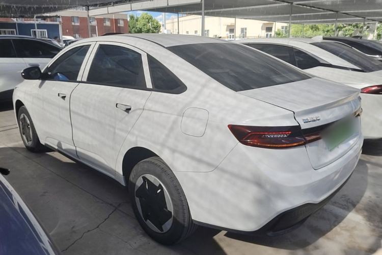 Used Geometry A 2024 410KM Travel Edition Exterior 2