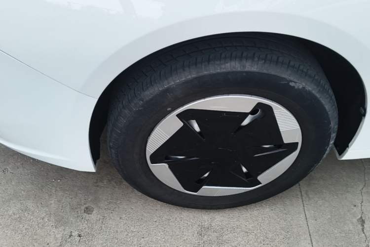 Used Geometry A 2024 410KM Travel Edition Exterior 4