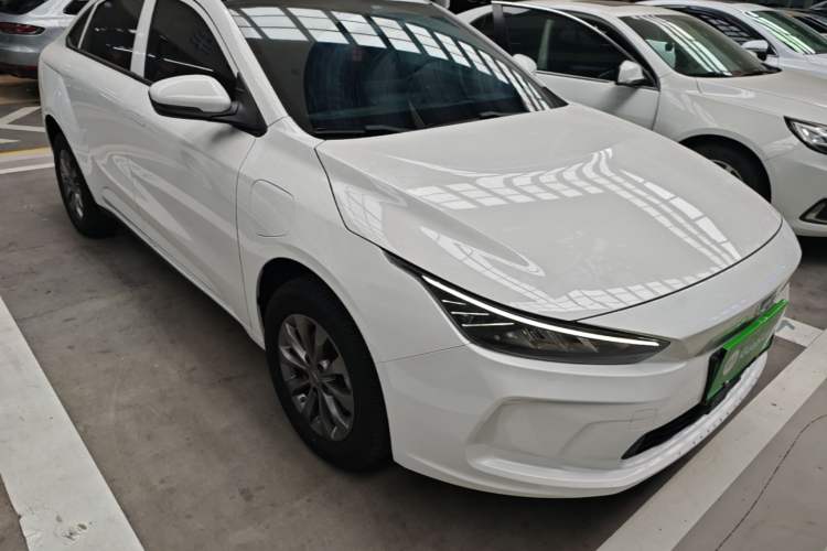 Used Geometry A 2024 410KM Travel Edition Front Right 45 Deg
