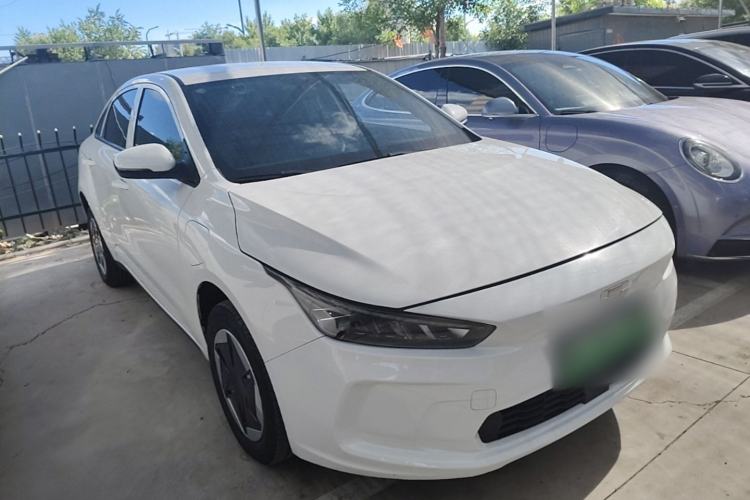 Used Geometry A 2024 410KM Travel Edition Front Right 45 Deg