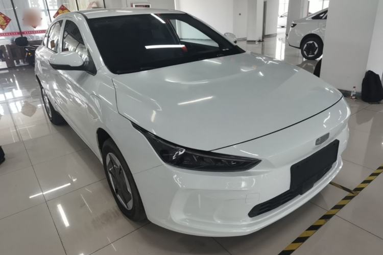 Used Geometry A 2024 410KM Travel Edition Front Right 45 Deg