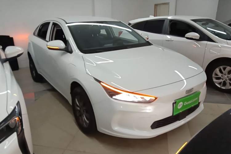 Used Geometry A 2024 410KM Travel Edition Front Right 45 Deg