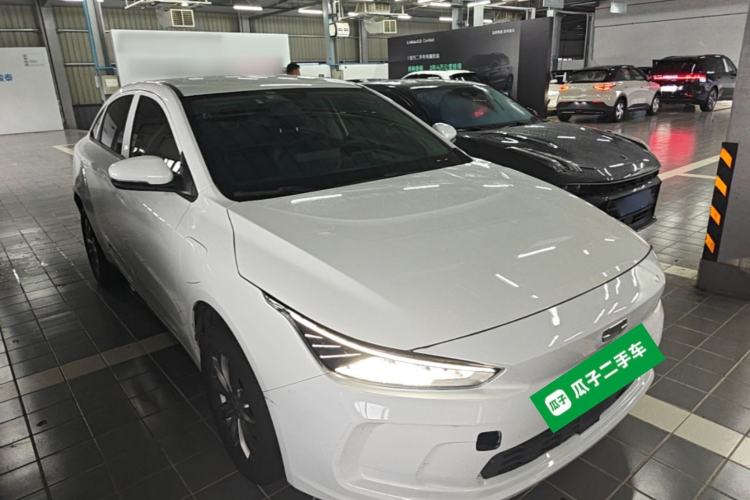 Used Geometry A 2024 410KM Travel Edition Front Right 45 Deg