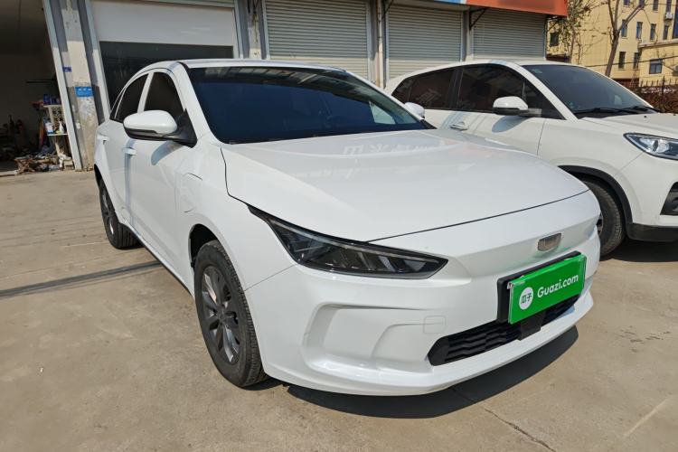 Used Geometry A 2024 410KM Travel Edition Front Right 45 Deg