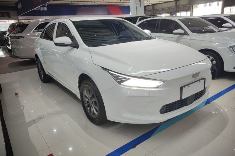 Used Geometry A 2024 410KM Travel Edition Front Right 45 Deg