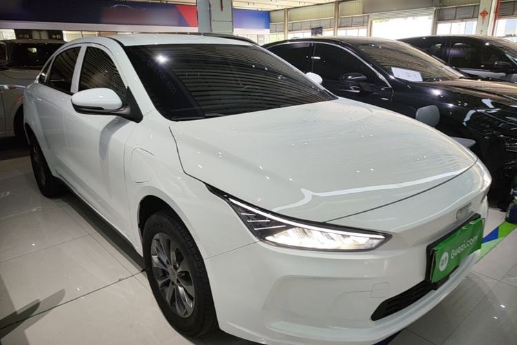 Used Geometry A 2024 410KM Travel Edition Front Right 45 Deg