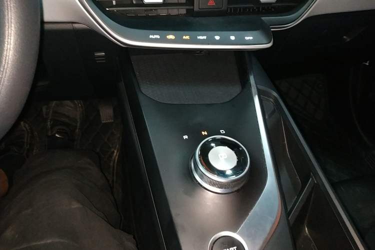 Used Geometry A 2024 410KM Travel Edition Gear Lever