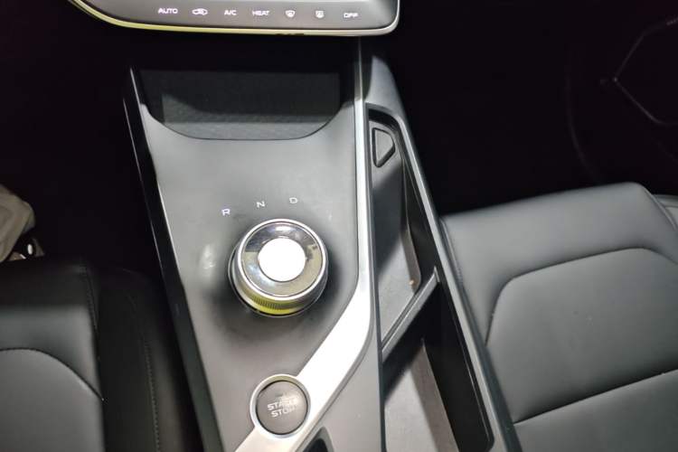 Used Geometry A 2024 410KM Travel Edition Gear Lever