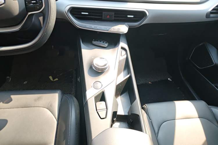 Used Geometry A 2024 410KM Travel Edition Gear Lever