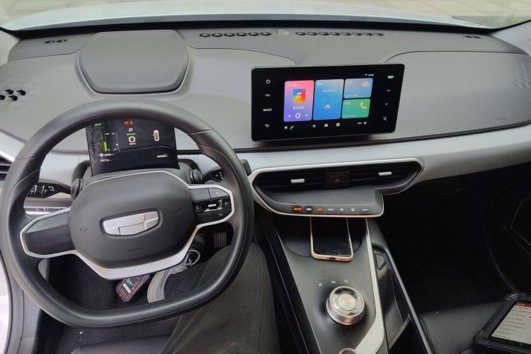 Used Geometry A 2024 410KM Travel Edition Interior 2