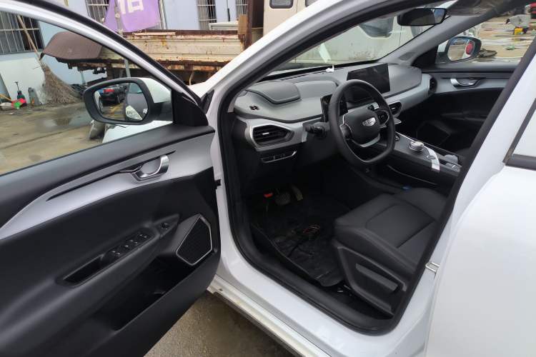 Used Geometry A 2024 500KM Travel Edition Interior 3