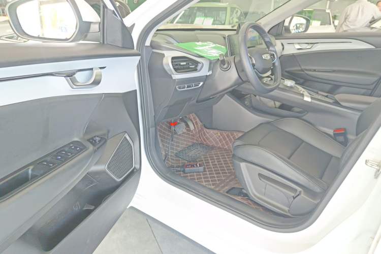 Used Geometry A 2024 410KM Travel Edition Interior 3
