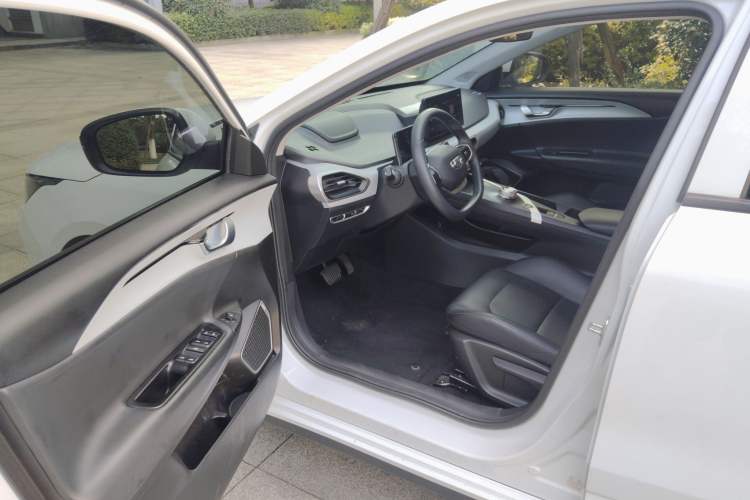 Used Geometry A 2024 410KM Travel Edition Interior 3