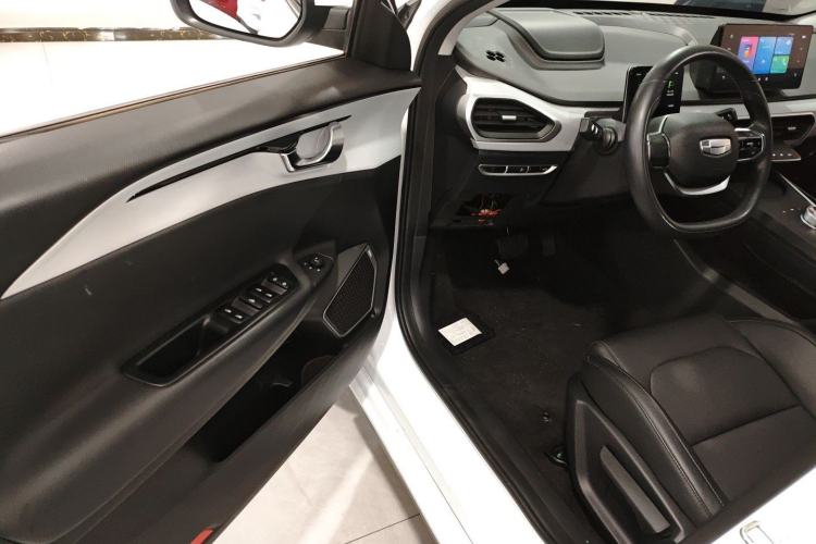 Used Geometry A 2024 410KM Travel Edition Interior 3