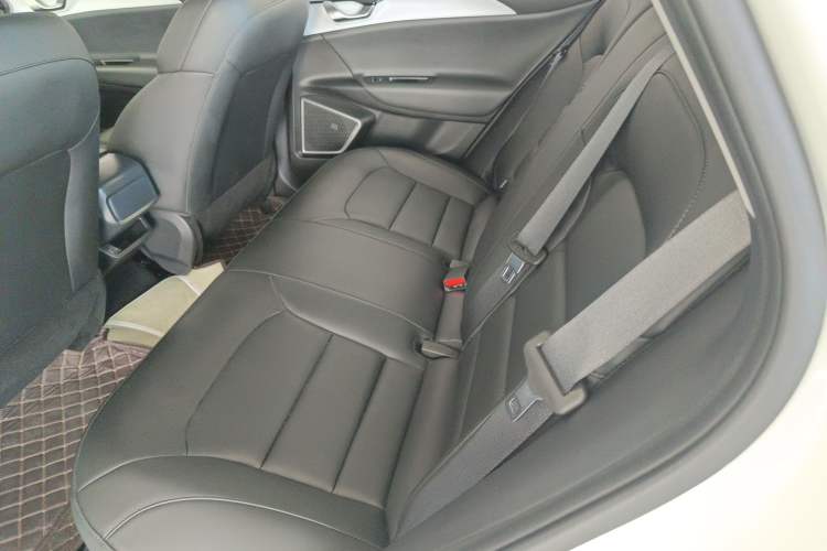 Used Geometry A 2024 410KM Travel Edition Interior 4