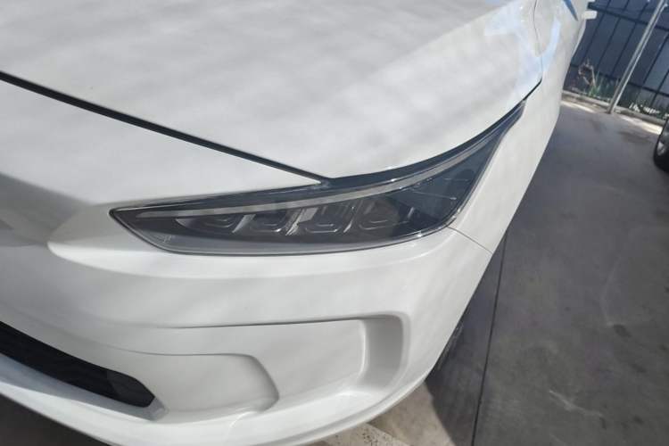 Used Geometry A 2024 410KM Travel Edition Left Front Headlight