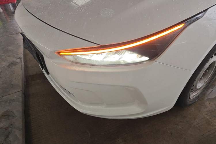 Used Geometry A 2024 410KM Travel Edition Left Front Headlight