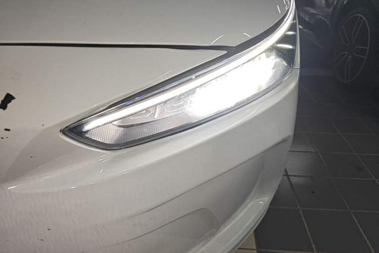 Used Geometry A 2024 410KM Travel Edition Left Front Headlight