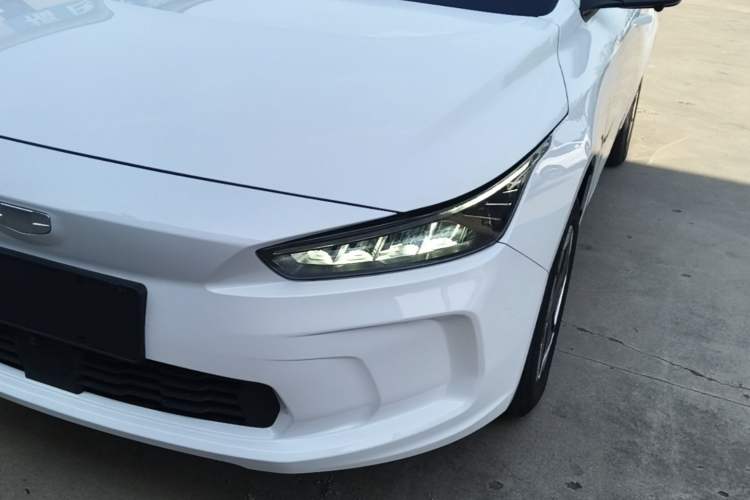 Used Geometry A 2024 410KM Travel Edition Left Front Headlight