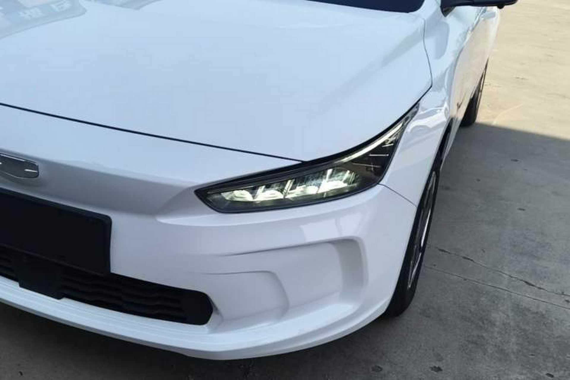 Used Geometry A 2024 410KM Travel Edition Left Front Headlight