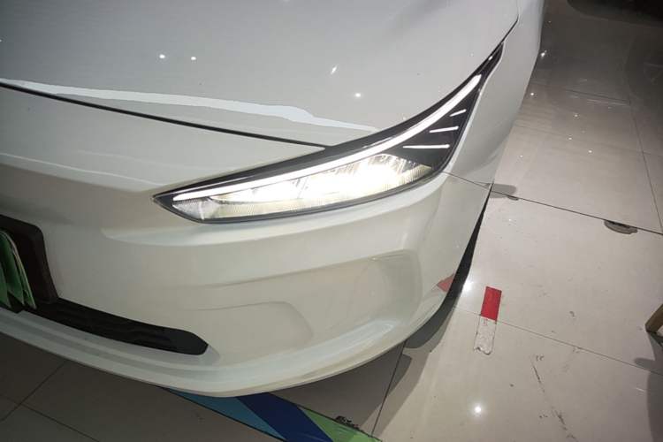 Used Geometry A 2024 410KM Travel Edition Left Front Headlight