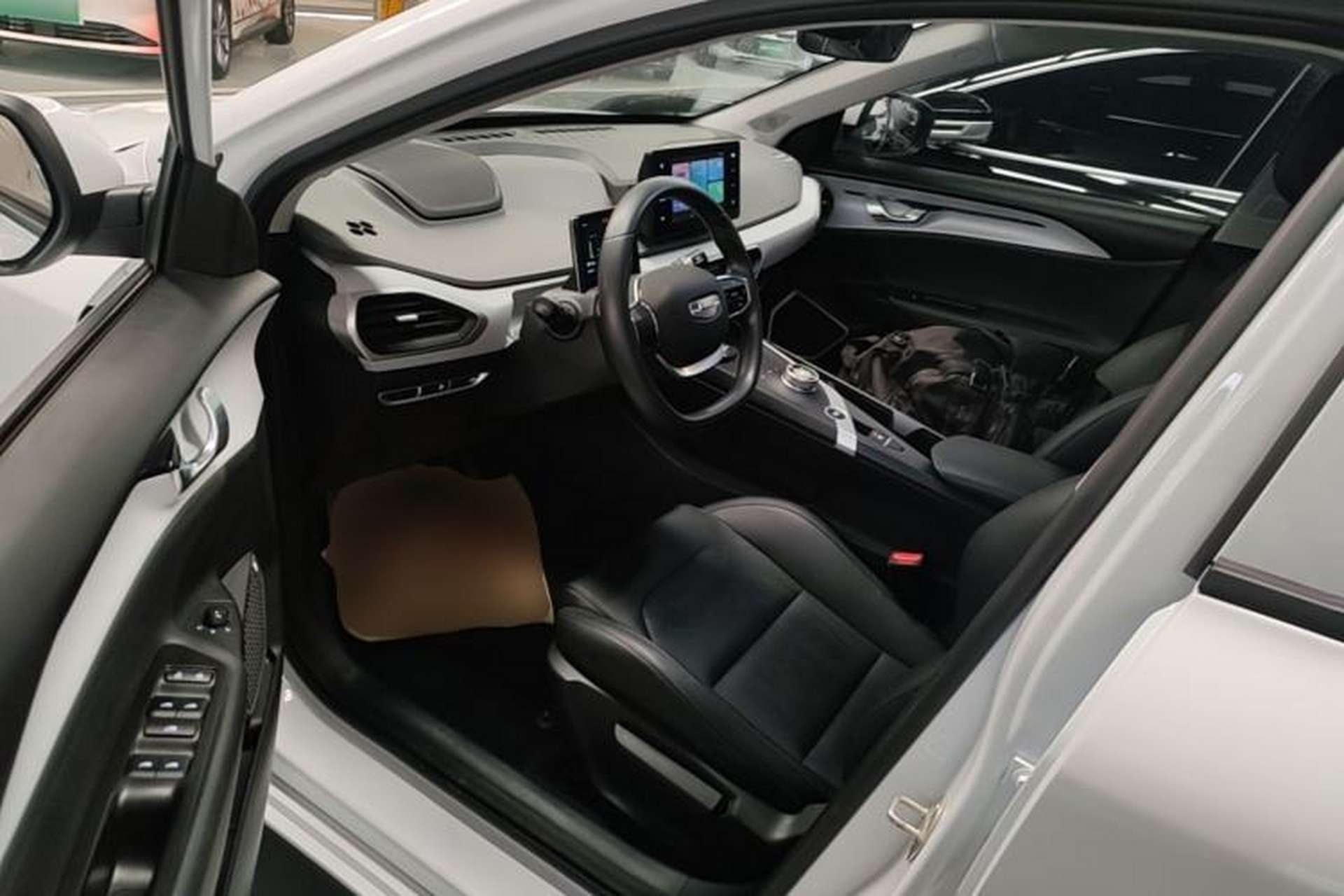 Used Geometry A 2024 500KM Travel Edition Left Front Seat