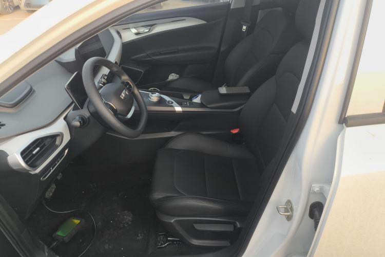 Used Geometry A 2024 500KM Travel Edition Left Front Seat