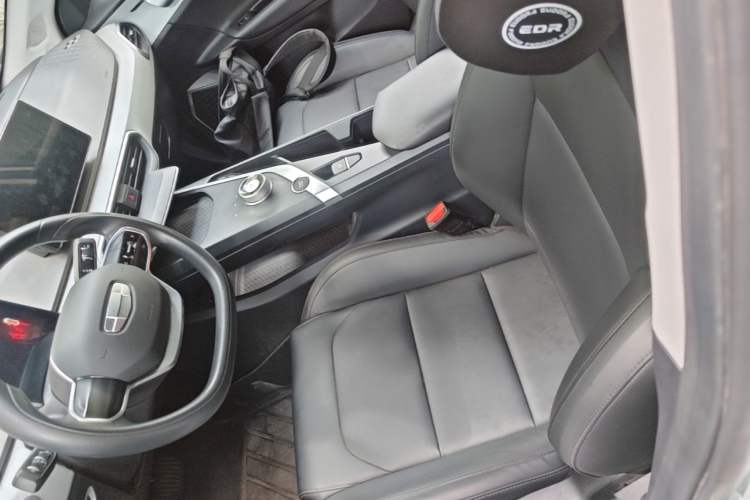 Used Geometry A 2024 410KM Travel Edition Left Front Seat
