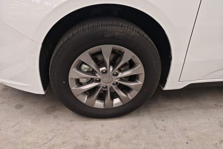 Used Geometry A 2024 410KM Travel Edition Left Front Wheel Hub