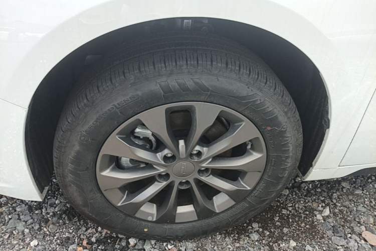 Used Geometry A 2024 500KM Travel Edition Left Front Wheel Hub