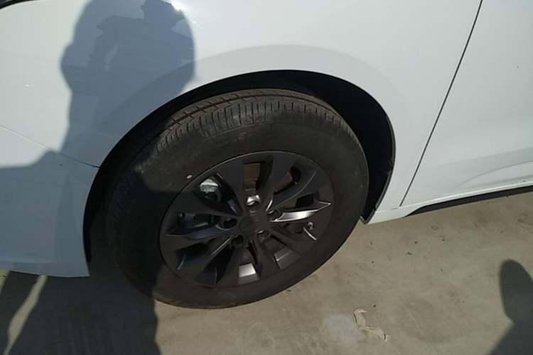 Used Geometry A 2024 500KM Travel Edition Left Front Wheel Hub